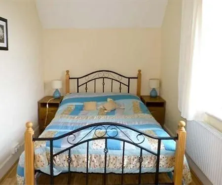 بيت للعطل The Gardener's